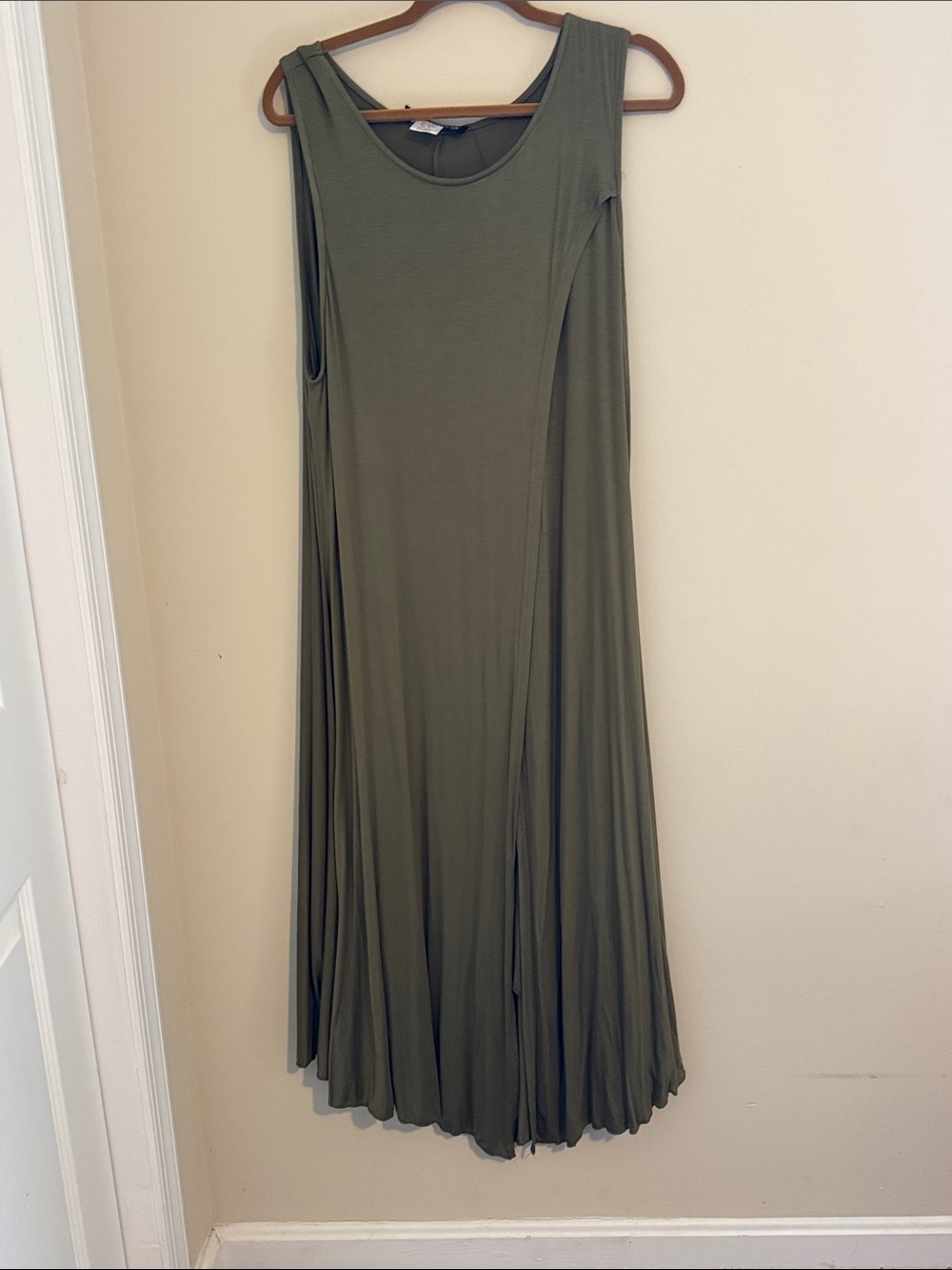 The Pyramid Collection Olive Green Sleeveless Maxi Dress